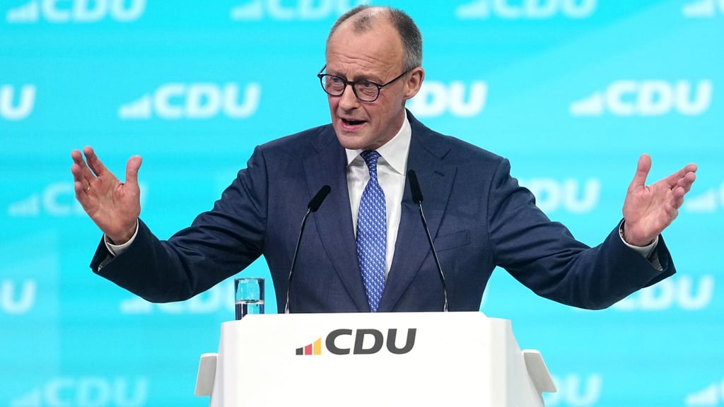 Bundeskanzler und CDU-Parteichef Friedrich Merz hat dem Berliner CDU-Parteivorsitzenden Kai Wegner Unterstützung im Wahlkampf zugesagt.