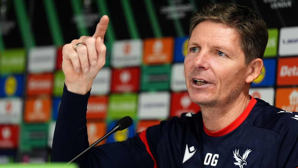 Hört, hört: Trainer Oliver Glasner sorgt mit seinen Aussagen für Wirbel bei Crystal Palace. (Archivbild)