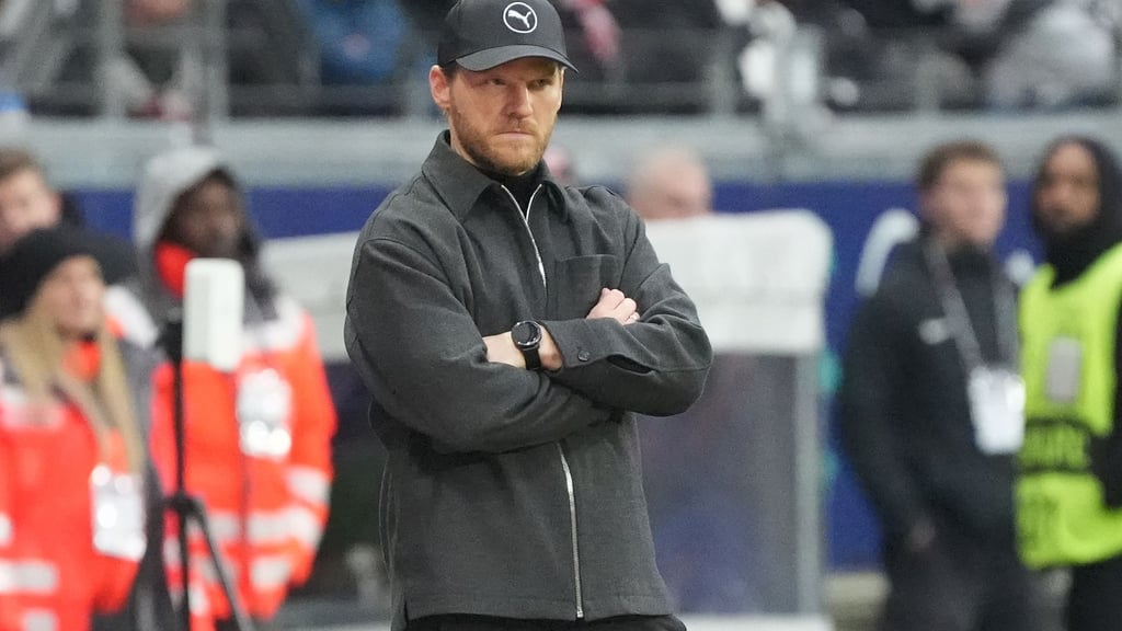 Seit dem 11. Januar hat seine Mannschaft kein Spiel mehr gewonnen: Gladbach-Trainer Eugen Polanski (Archivbild).