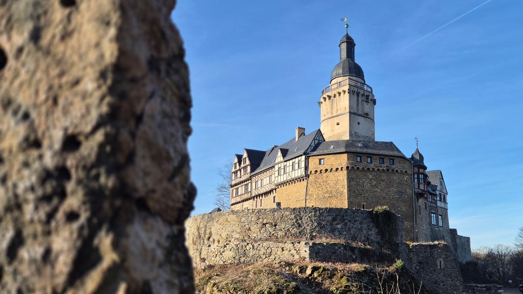 Auch bei der GLC Glücksburg Consulting AG wartet man auf die Burgeröffnung - und will die mit eigenen Angeboten begleiten. Die Burg Falkenstein ist der Touristenmagnet im Selketal. 