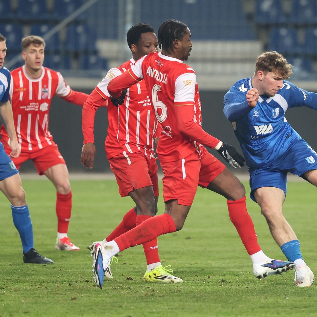 Der 1. FC Magdeburg II um den eingewechselten Joonas Frenzel (am Ball) verpasste nach der Pause den 2:2-Ausgleich.&nbsp;