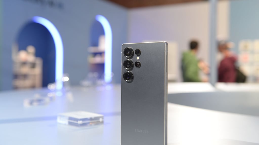 Eine Beta-Version von One UI 8.5 samt Bixby-Update lässt sich ab sofort auf Geräten der Galaxy-S25-Serie ausprobieren - also etwa auch auf dem Samsung Galaxy S25 Ultra (Bild).