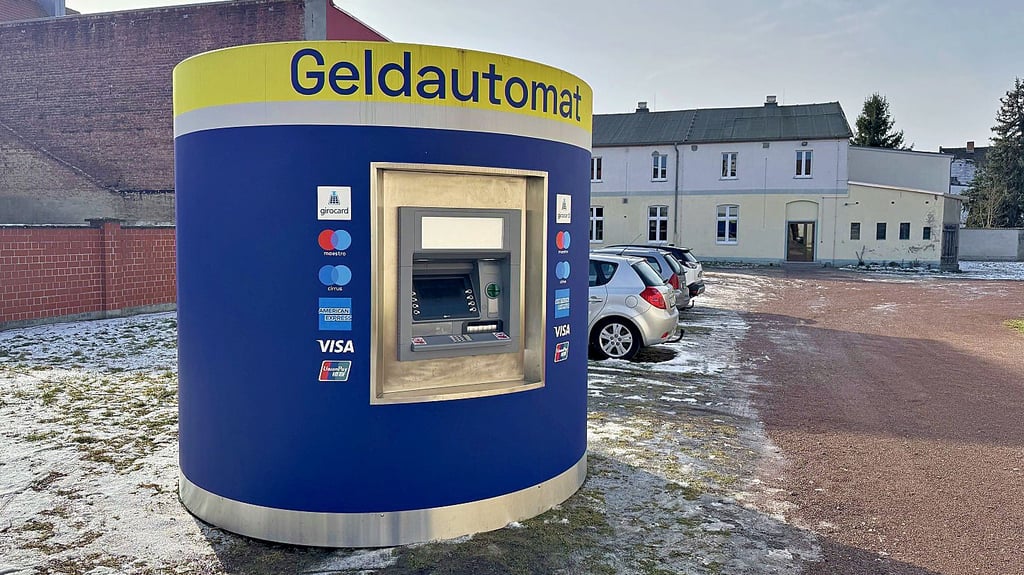 Am Lindenhof steht der neue Geldautomat.