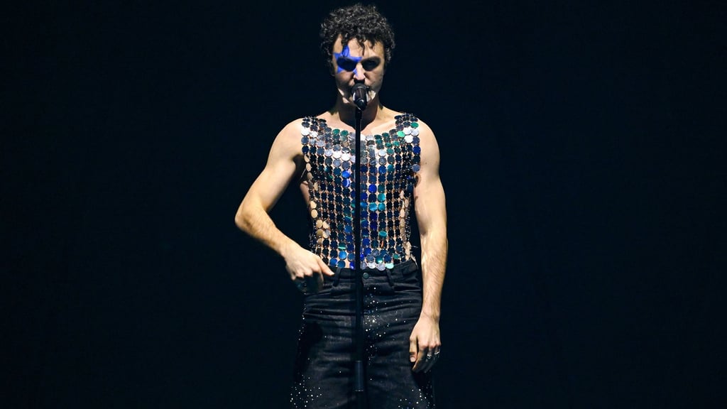 Der 19-jährige Sänger Cosmó vertritt Österreich beim 70. ESC in Wien