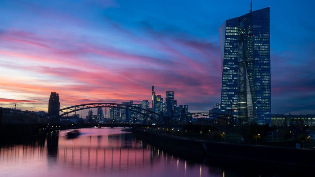 Die Bankenaufsicht der EZB verhängt eine Millionenstrafe gegen J.P. Morgan. (Archivbild)