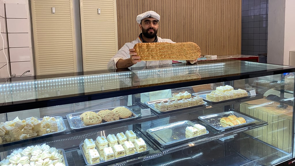 Mahdi Rasuli hat in Magdeburg eine persisch-afghanische Bäckerei eröffnet.