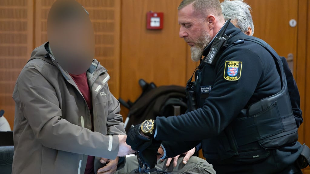 Sieben Männern wirft die Staatsanwaltschaft Mord vor.