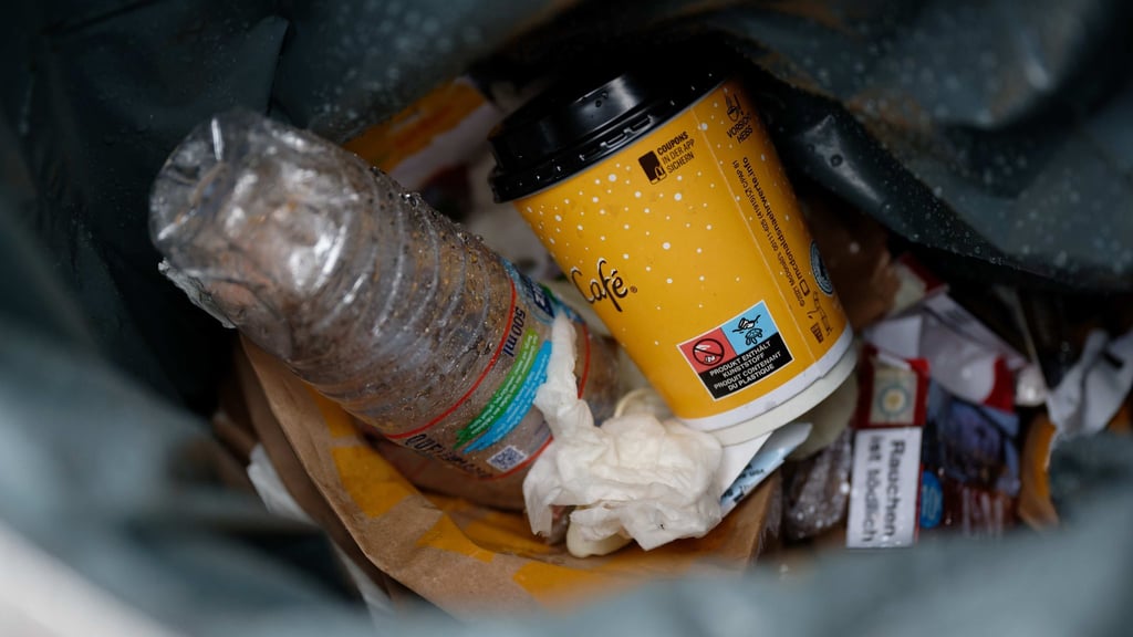 Für weniger Müll: Potsdam will ein Verpackungssteuer einführen. (Symbolbild)