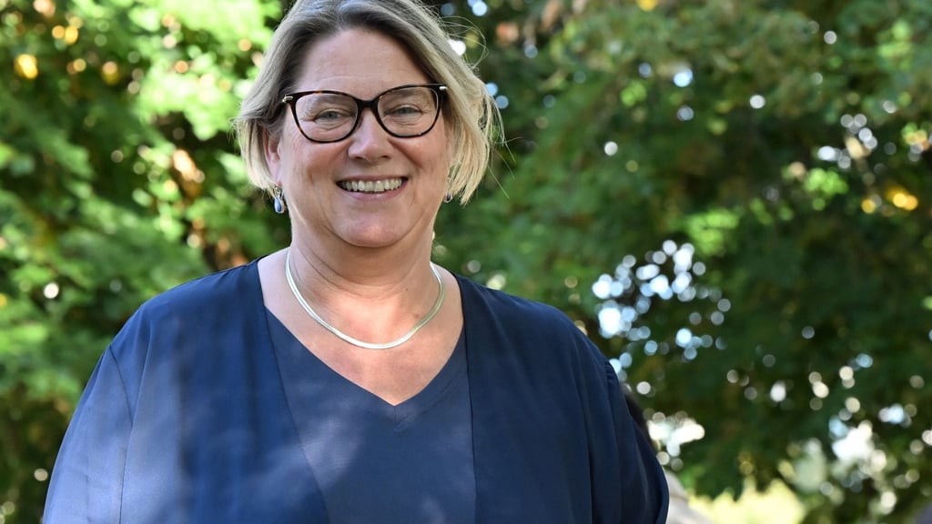 Integrationsstaatssekretärin Susi Möbbeck sieht in der Beschäftigung ukrainischer Geflüchteter einen wichtigen Baustein gegen den Fachkräftemangel. (Archivbild)