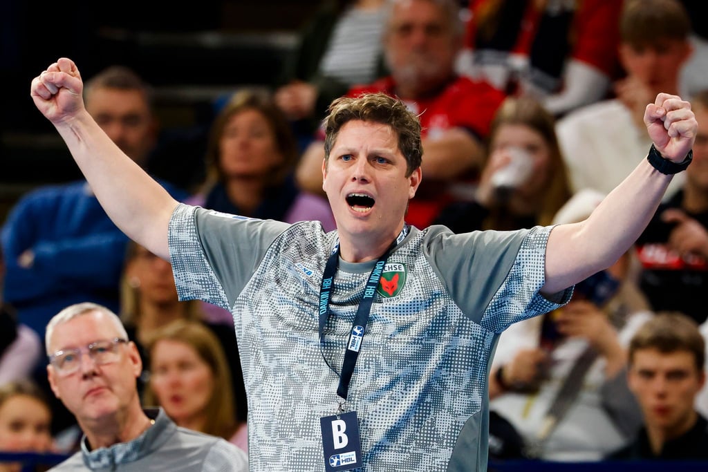 Füchse-Trainer Nicolej Krickau freut sich über das Weiterkommen in der Champions League. (Archivbild)