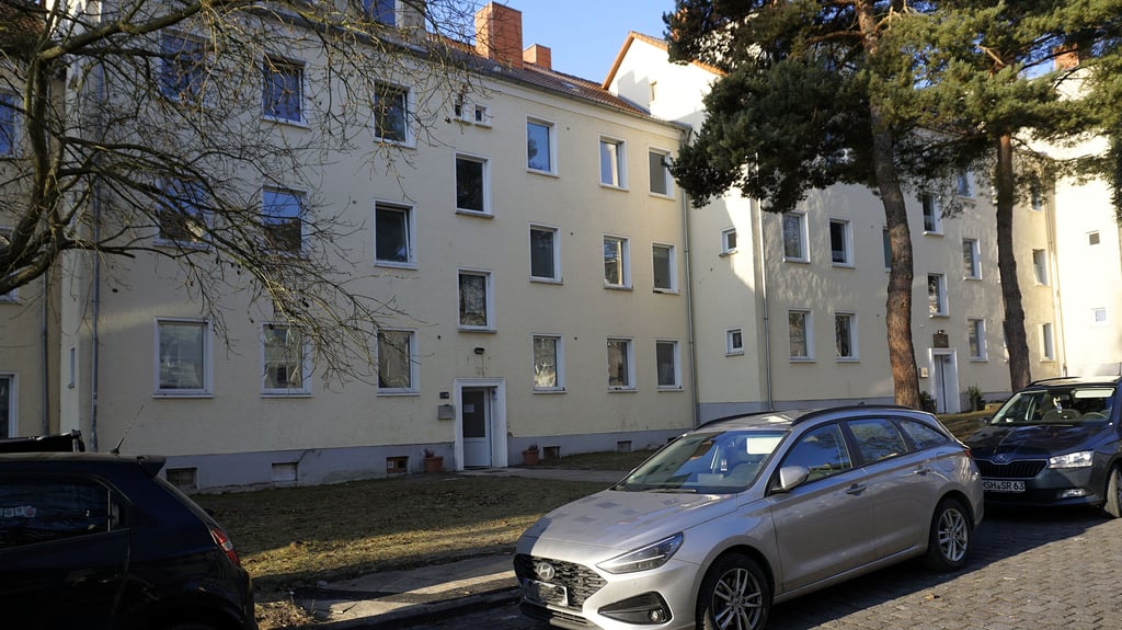 Die Immobilien in der Novalisstraße 25  und 27, in denen die Projektservice GbR im Auftrag der Jugendhilfe Wohngruppen für intensiv zu betreuende Jugendliche und für unbegleitete, minderjährige Flüchtlinge betreibt.