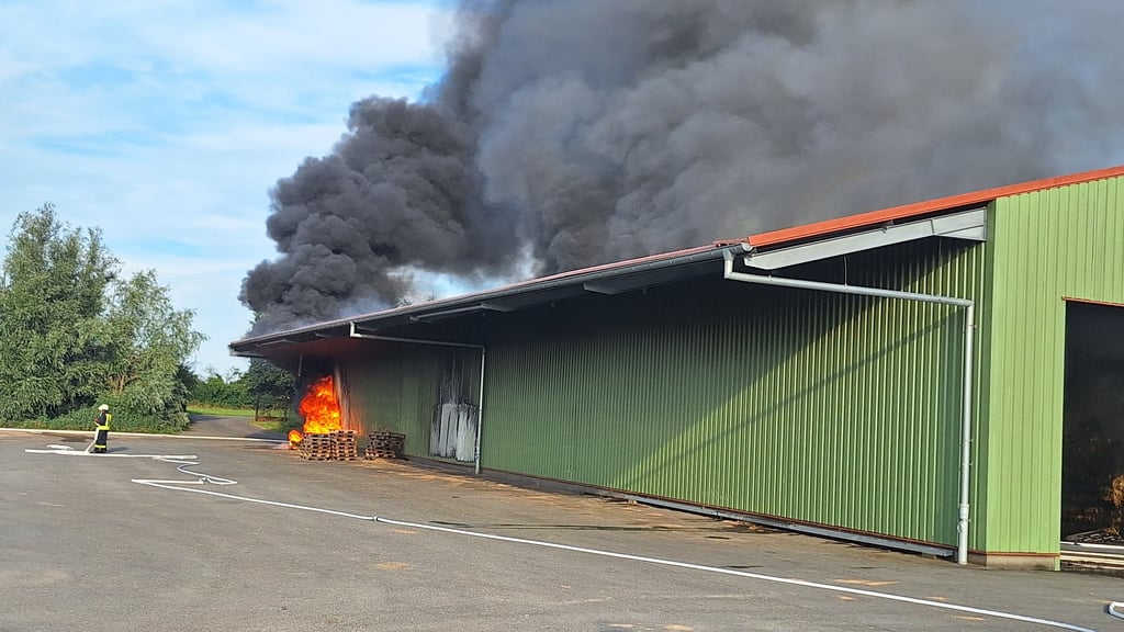 Im Juli 2024 war in Jeggeleben diese neue Futtermittelhalle abgebrannt.