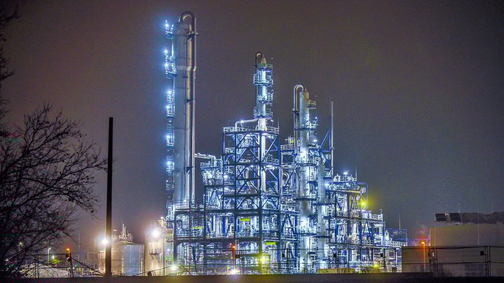 Die neue UPM-Bioraffinerie in Leuna fährt ihre Anlagen hoch – erste Industriezucker sind bereits ausgeliefert. 