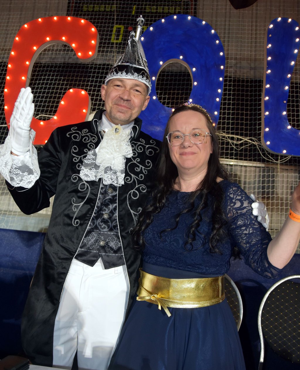 Närrisches Prinzenpaar: Prinzessin Petra I. und Prinz Björn I. repräsentieren würdevoll und gut gelaunt die fünfte Jahreszeit und stehen im Mittelpunkt des närrischen Treibens.