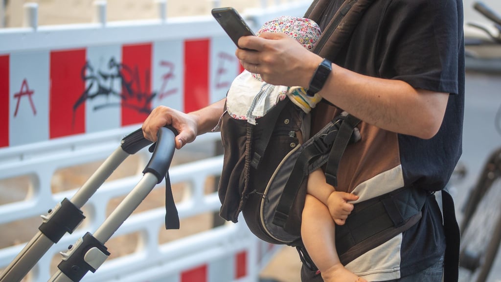 In Thüringen schwankten die durchschnittlichen Bearbeitungszeiten für Elterngeldanträge deutlich. (Symbolbild)