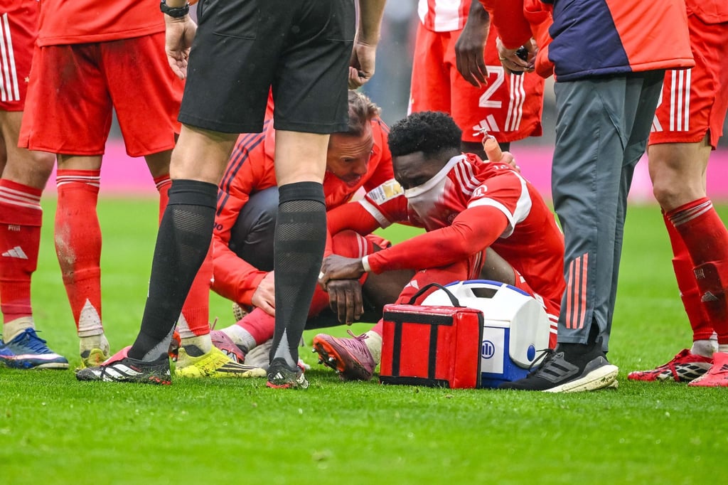 Alphonso Davies musste verletzt ausgewechselt werden.