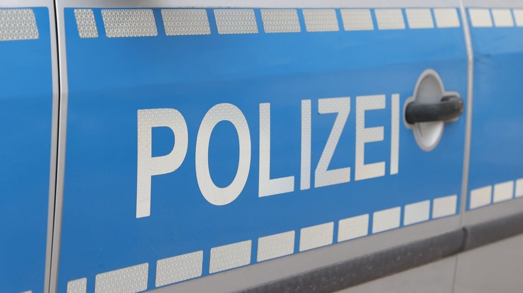 Polizei in Halle fahndet nach einem Ladendieb.