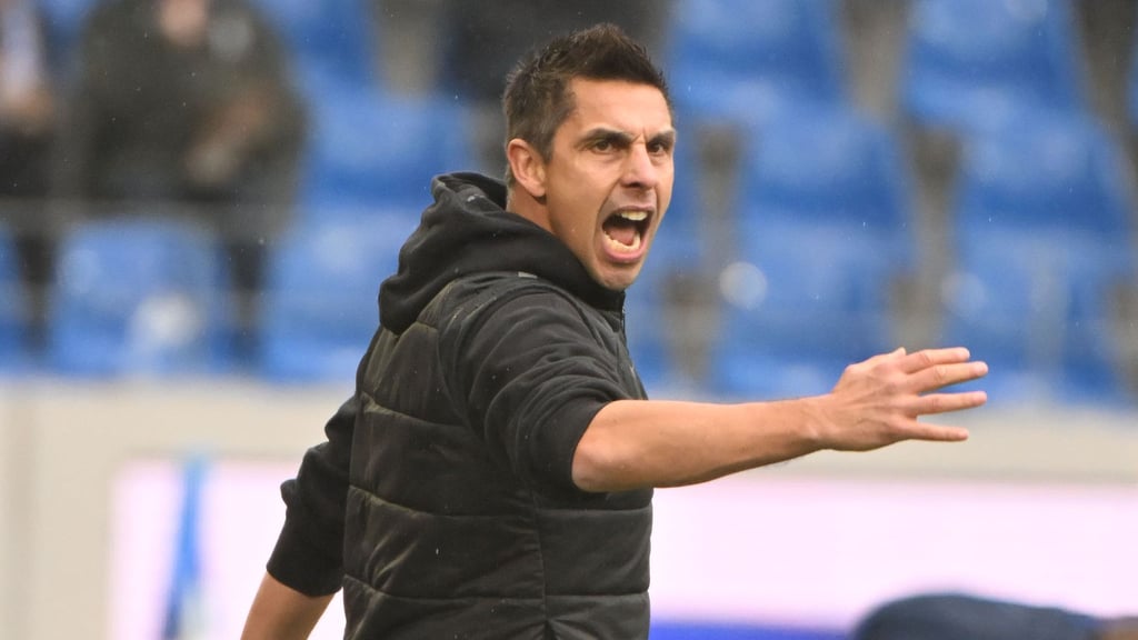 Trainer Marcel Rapp steht bei Holstein Kiel unter Druck.