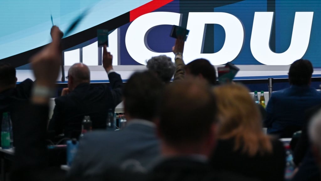 Die Delegierten sollen über eine neu formulierte Forderung nach einer Altersgrenze abstimmen.