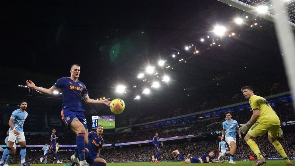 Manchester City ist bis auf zwei Punkte an Arsenal dran.