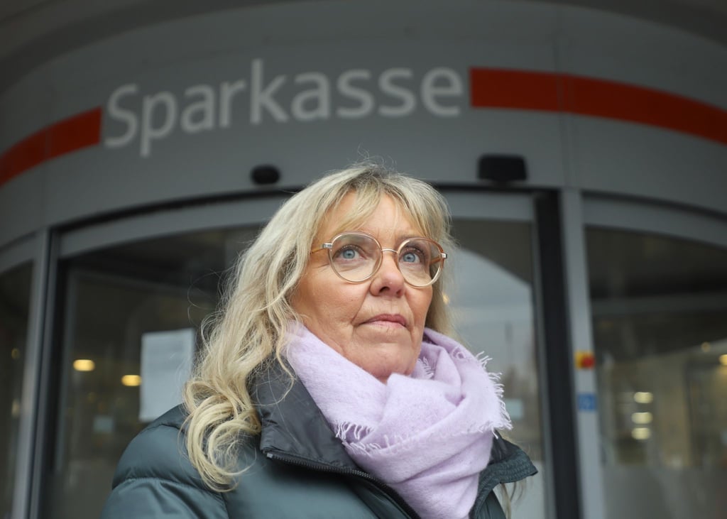 Astrid Kaiser hatte ein Schließfach in der Gelsenkirchener Sparkasse. Jetzt fühlt sie sich doppelt betroffen.