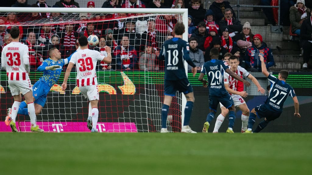 Ein medizinischer Notfall hat das Duell zwischen Köln und Hoffenheim überschattet.