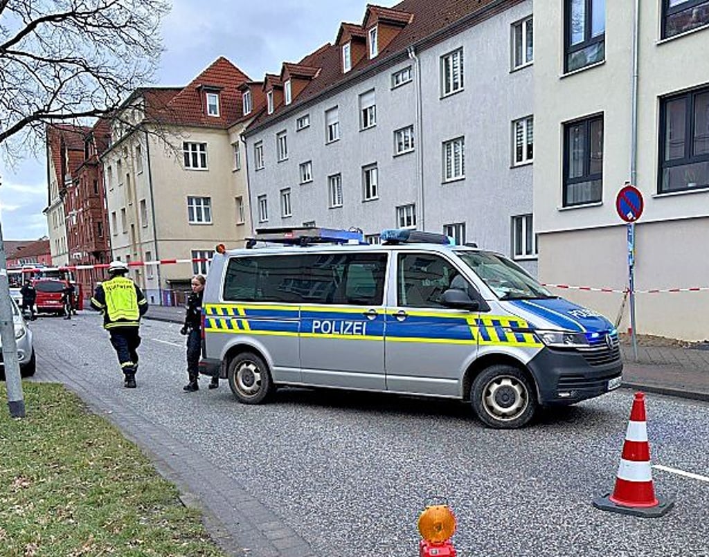 Auf dem Weg zum Einsatz hatte ein Feuerwehrfahrzeug in Stendal  einen Unfall auf der Scharnhorststraße.