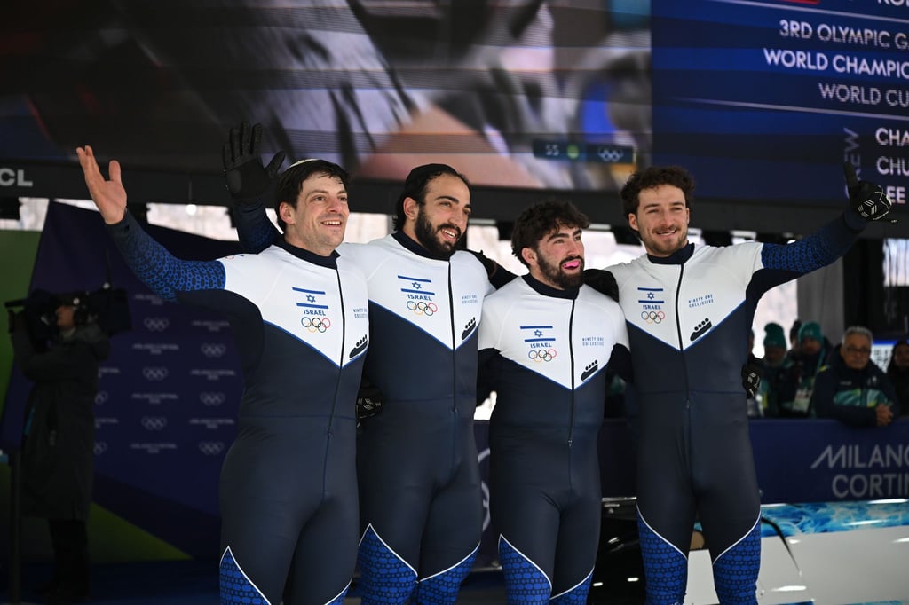 Nach dem zweiten Lauf am Samstag feierten Israels Bobfahrer noch ihre Olympia-Teilnahme.