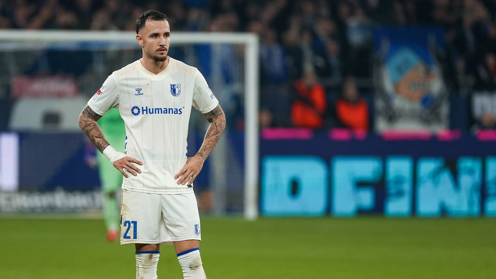 Falko Michel ist enttäuscht: Der 1. FC Magdeburg verlor gegen Schalke 04 beim Topspiel am Samstagabend.
