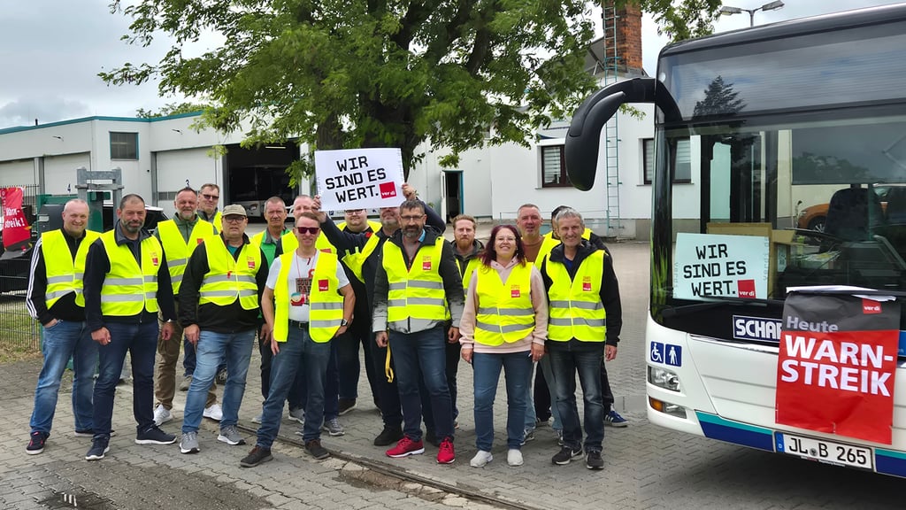 Busfahrer in Burg und Genthin haben sich im vergangenen Jahr bereits mit einem Warnstreik  für bessere Tarfbedingungen eingesetzt.