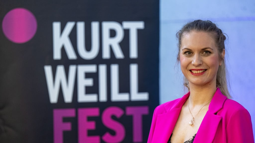 Katharina Markworth, Geschäftsführerin des Kurt Weill Festes. Die letzten Vorbereitungen für das diesjährige Kurt Weill Fest laufen. (Archivbild)