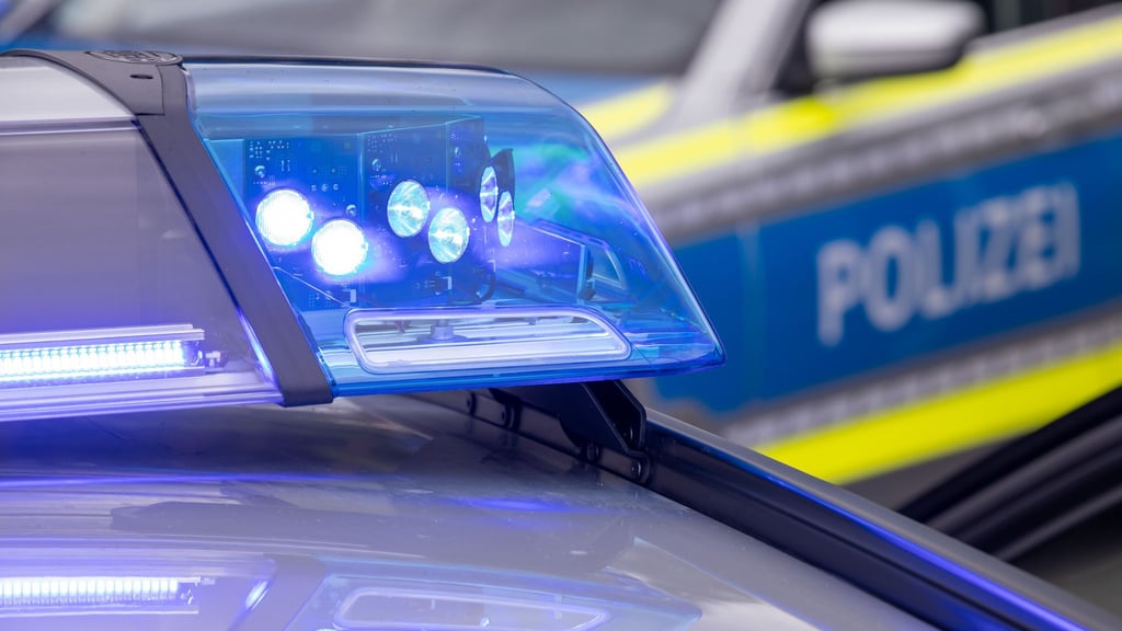 Die Polizei in Köthen sucht nach dem Eigentümer einer Tür.