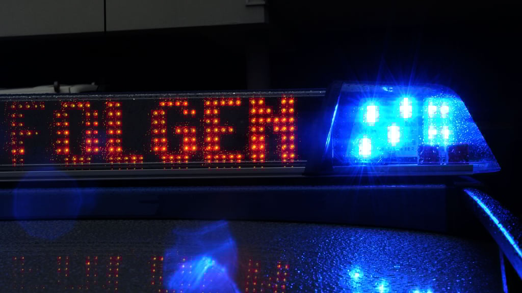 Bei einer Verkehrskontrolle hat die Polizei in Genthin eine Frau mit einem Audi an der Weiterfahrt gehindert.