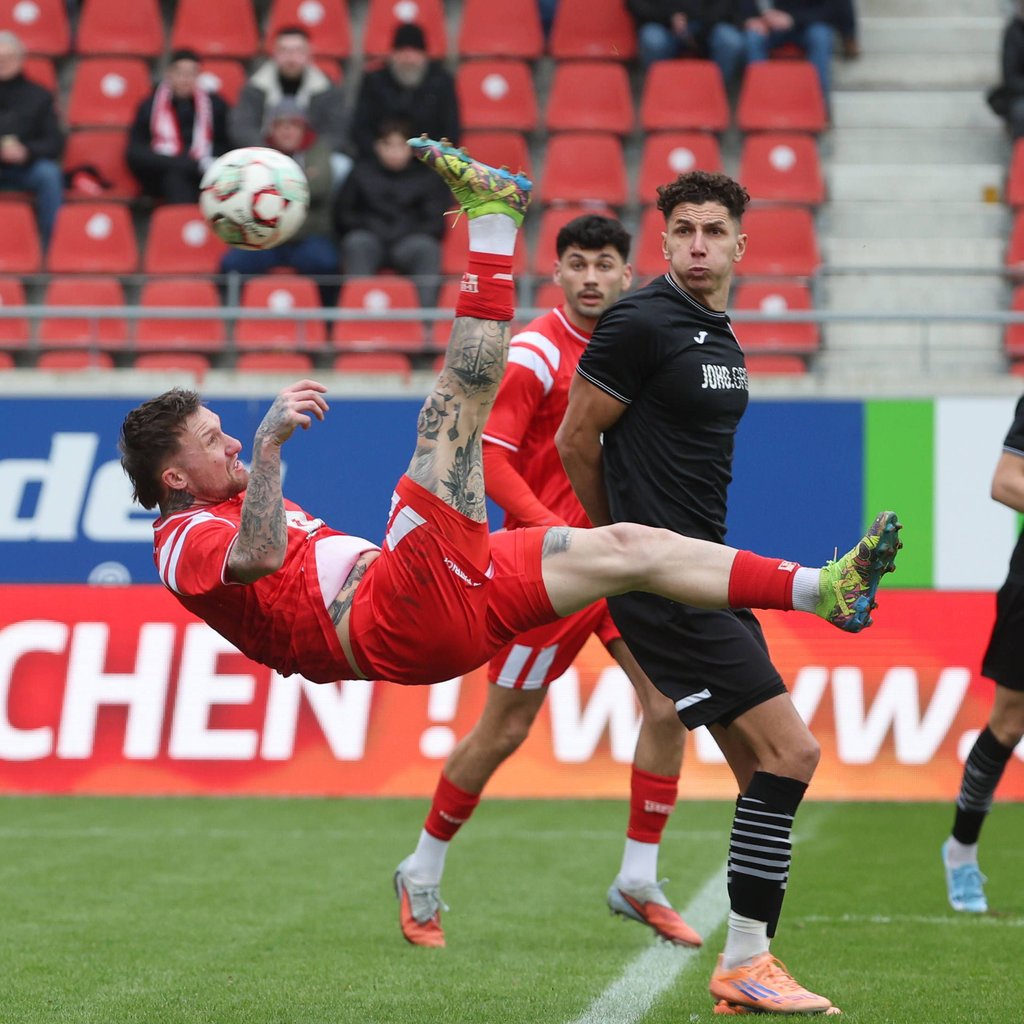 Jan Löhmannsröben war beim Halleschen FC auch als Rechtsverteidiger vorne zu finden und versuchte sich sogar an einem Fallrückzieher.