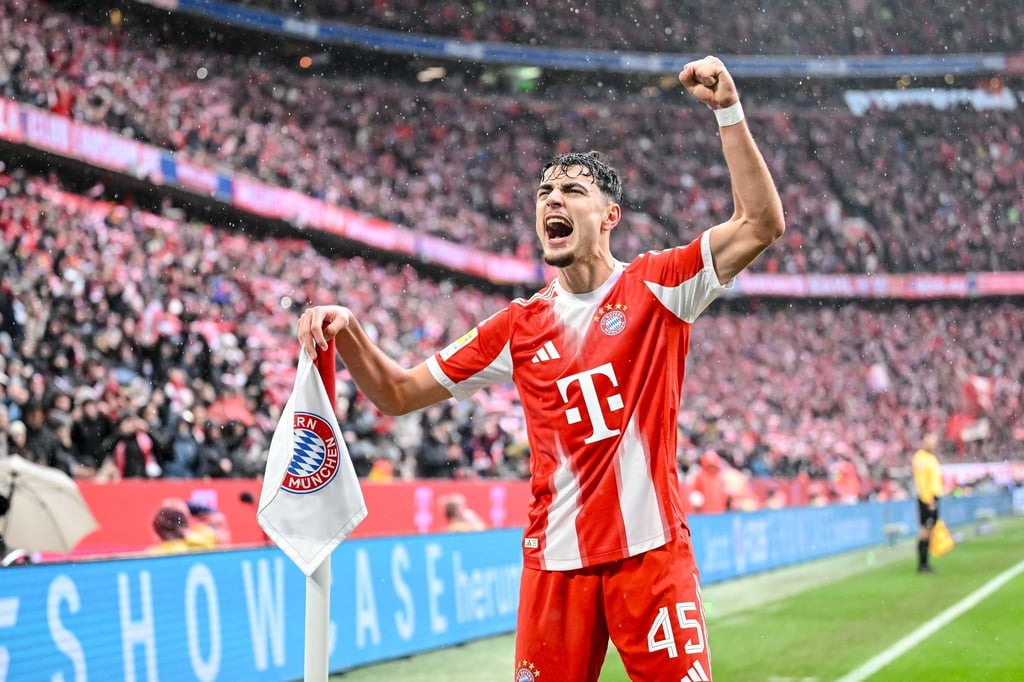 Bereit für Dortmund: Aleksandar Pavlovic jubelt nach seinem Tor.