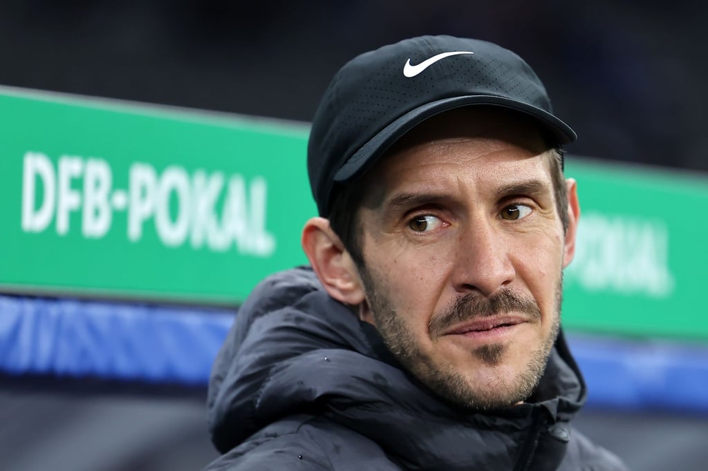 Julian Schuster will den SC Freiburg zum zweiten Mal nach 2022 ins DFB-Pokalfinale führen. (Archivbild)