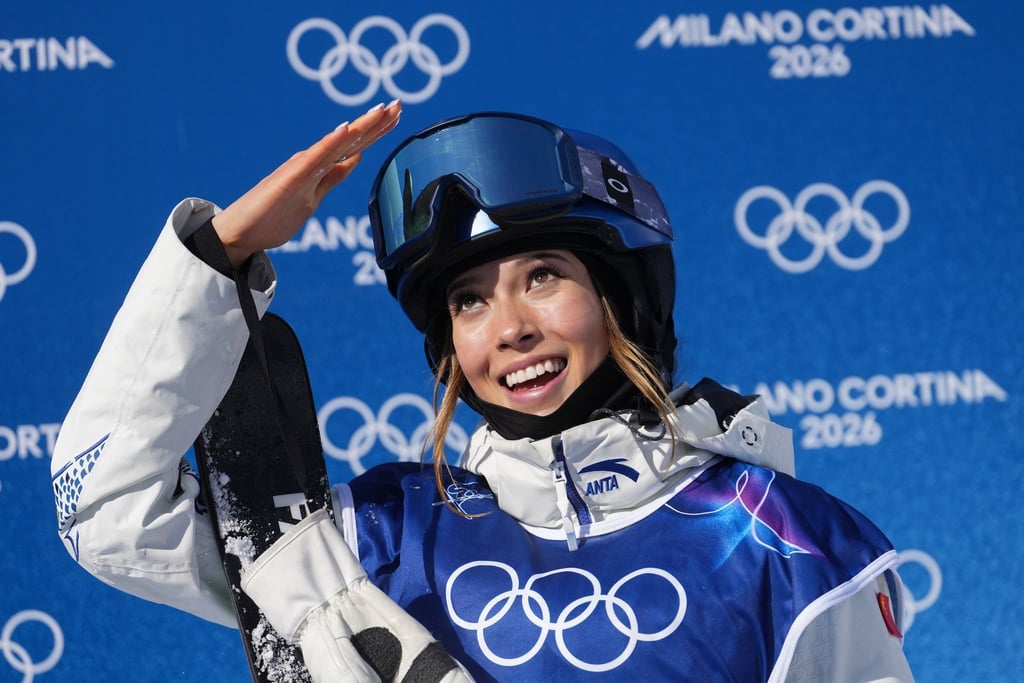 Freestyle-Superstar Eileen Gu gewinnt Gold in der Halfpipe.