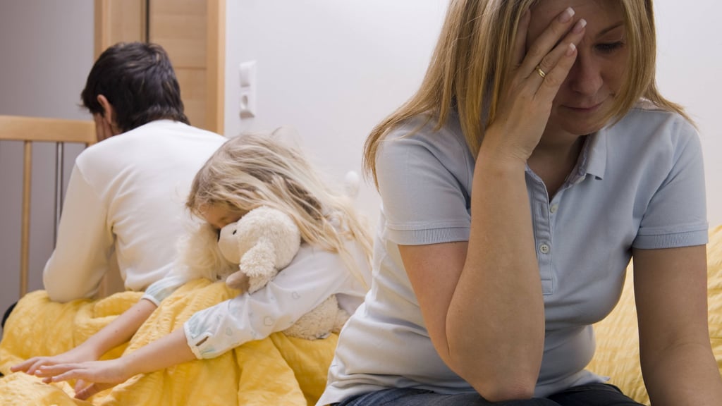 Streit bei Eltern mit ihrem Kind: Wie sich Trennungen langfristig auf Partnerschaften und Familienplanung auswirken können, untersucht eine aktuelle Studie.&nbsp;