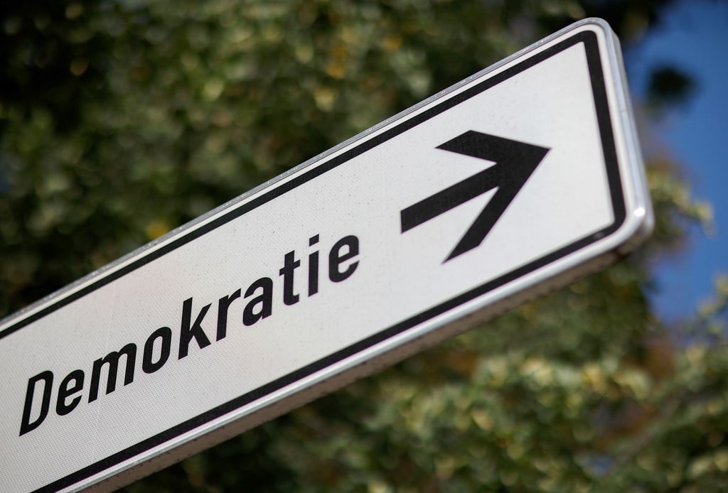 CDU und SPD in Berlin haben sich auf ein Landesgesetz zur Förderung der Demokratie verständigt. (Symbolbild)