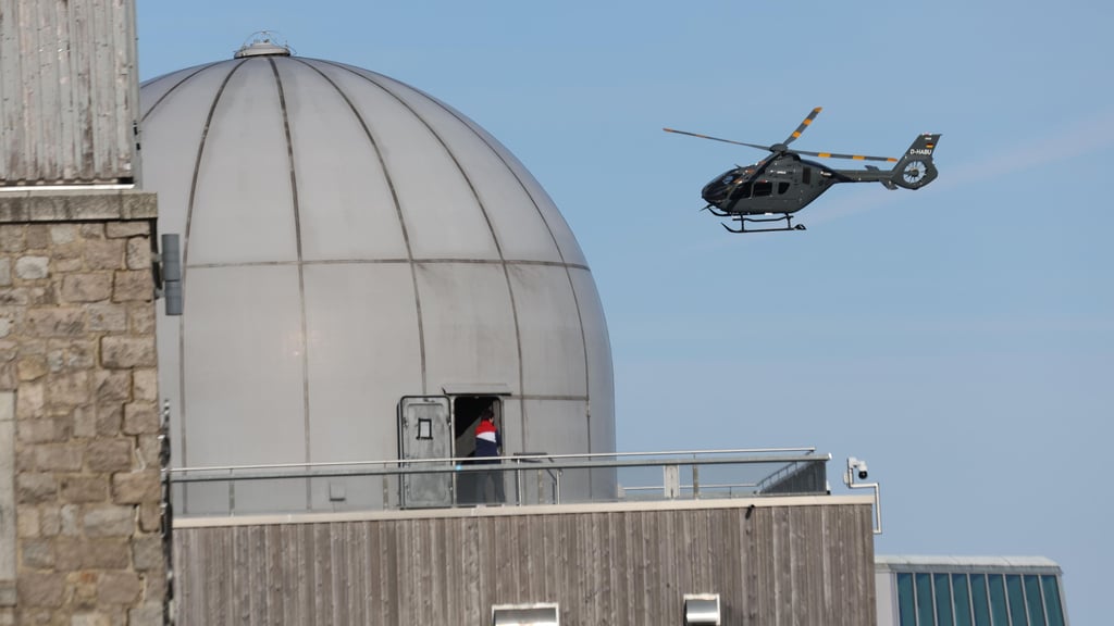 Die Pläne der Bundeswehr, auf dem Brocken ein Karrierecamp zu veranstalten, stoßen im Harz auf Gegenwind. Zur Vorbereitung der Veranstaltung fanden bereits im Januar 2026 Erkundungen statt.