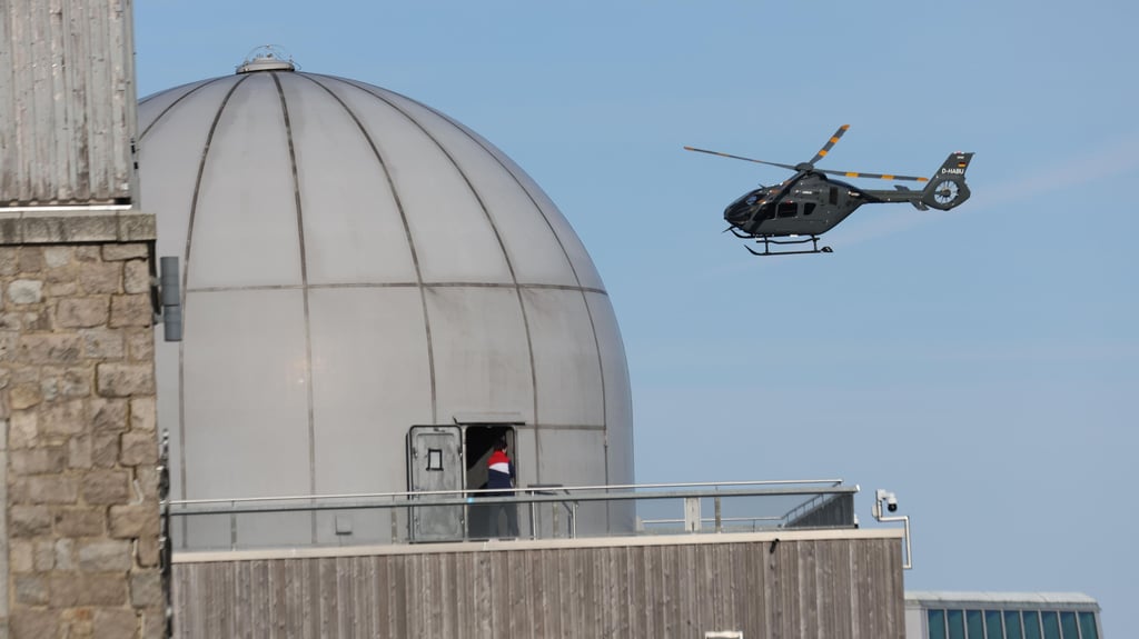 Die Pläne der Bundeswehr, auf dem Brocken ein Karrierecamp zu veranstalten, stoßen im Harz auf Gegenwind. Zur Vorbereitung der Veranstaltung fanden bereits im Januar 2026 Erkundungen statt.