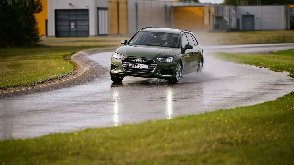 Der ADAC hat Fahr- und Bremsverhalten von 16 Sommerreifen auf trockener und auf nasser Straße geprüft.