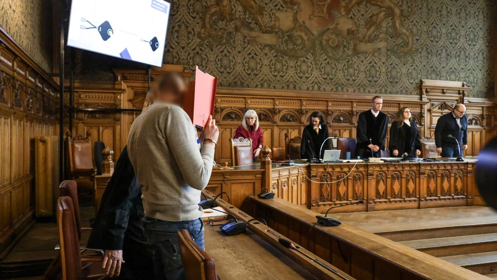 Die Angeklagten sollen einen Anschlag geplant haben.