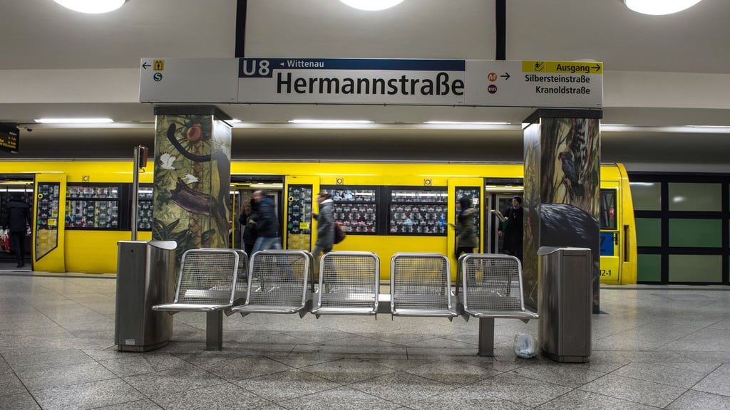 Brutaler Angriff auf einen Mann im Berliner Bahnhof Hermannstraße. (Symbolbild)