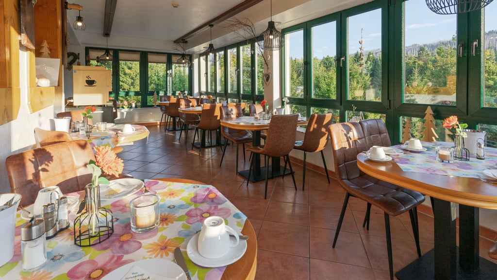 So sieht der neue Frühstücksraum der Ferienanlage „Zum Wildbach“ in Schierke aus.