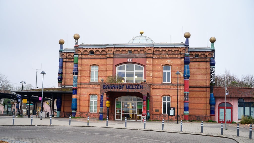 Die Bundespolizei hat einen Verdächtigen am Bahnhof Uelzen festgenommen. (Archivbild)