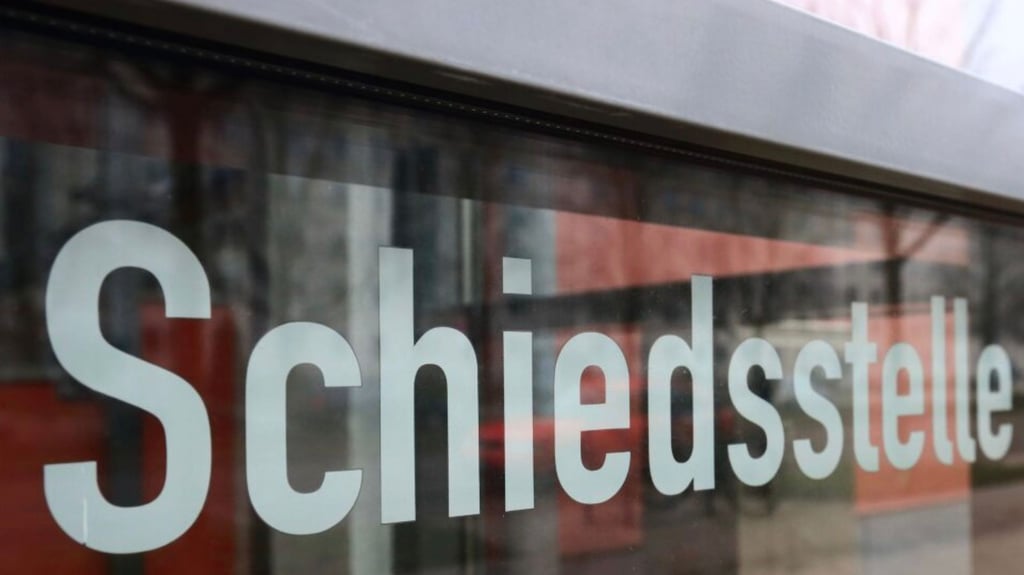 Die ehrenamtlichen Schiedsstellen versuchen, Nachbarschaftsstreitereien zu schlichten.