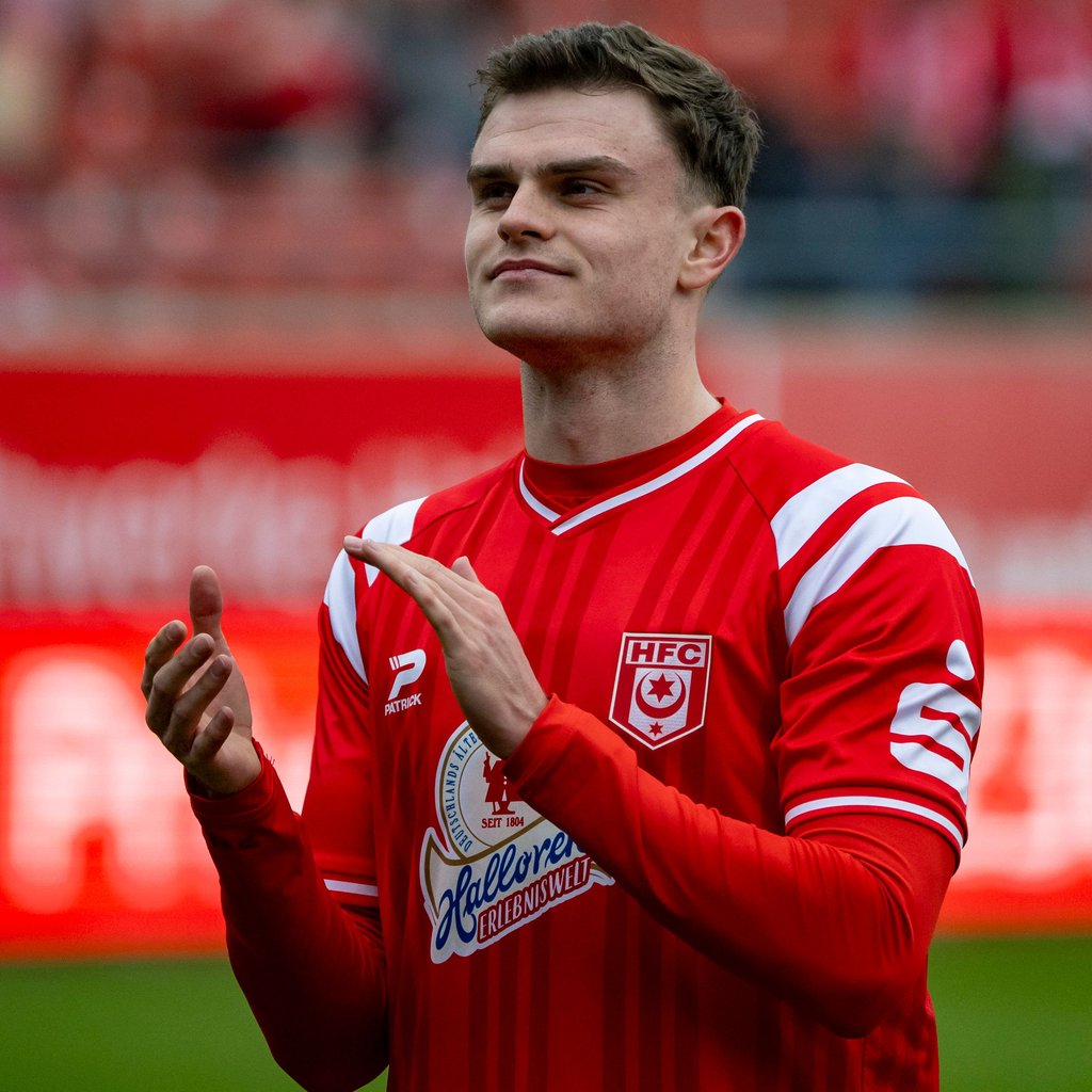 Fabrice Hartmann meldete sich beim Halleschen FC im Spiel gegen den Greifswalder FC mit einem Tor stark zurück.