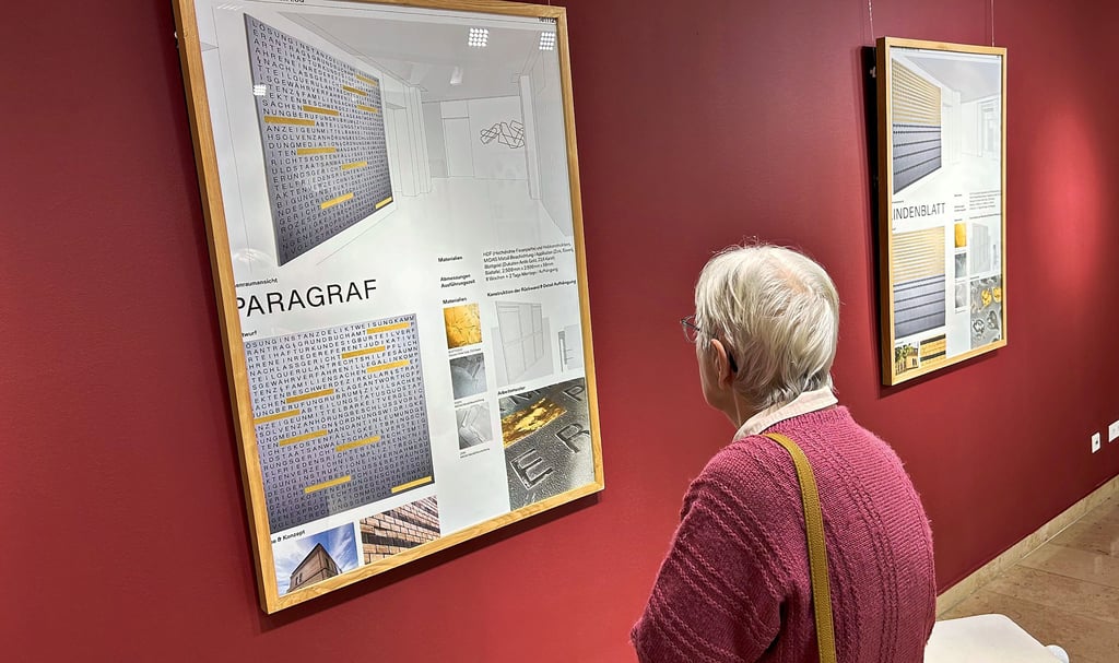 In der Musik-Galerie an der Goitzsche sind zehn Wettbewerbsentwürfe für „Kunst in der Justiz“ ausgestellt.