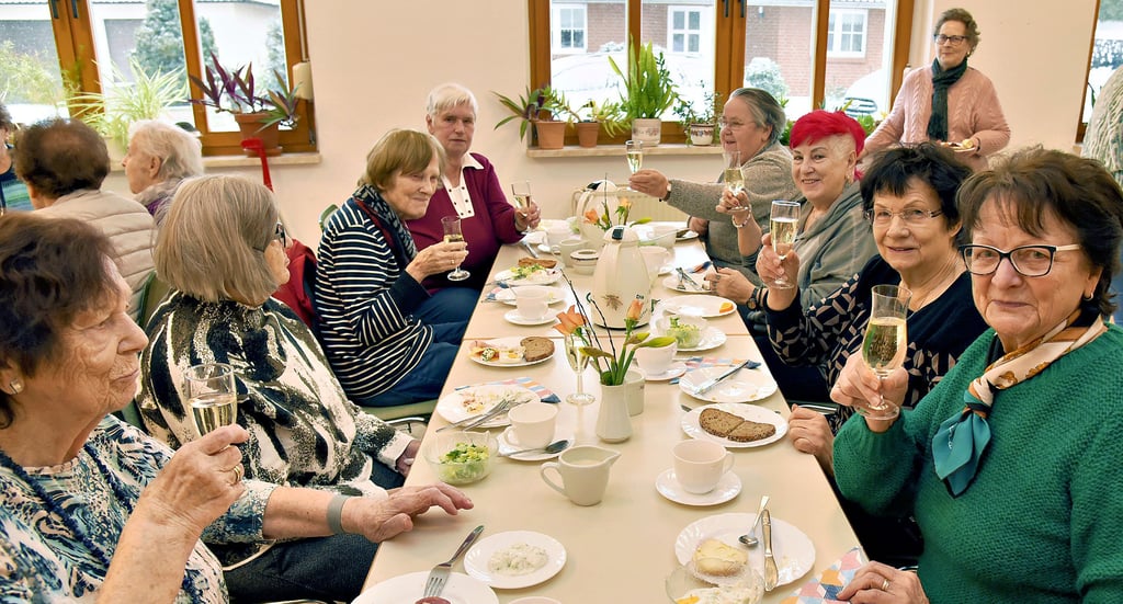 Das Frauenfrühstück in der EFA gibt es seit mehr als 20 Jahren. Die Damen genießen es, einmal nicht alleine am Frühstückstisch zu sitzen und schätzen den geselligen Austausch.  
